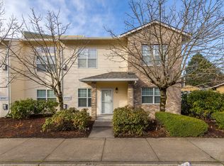 2933 NE Division St #201, Gresham, OR 97030