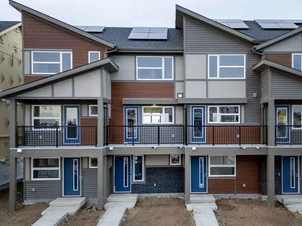 17226 4th St NW, Edmonton, AB T6T 2V4