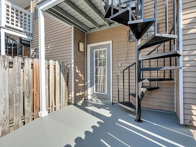 Seasons Apartments — Photo 48