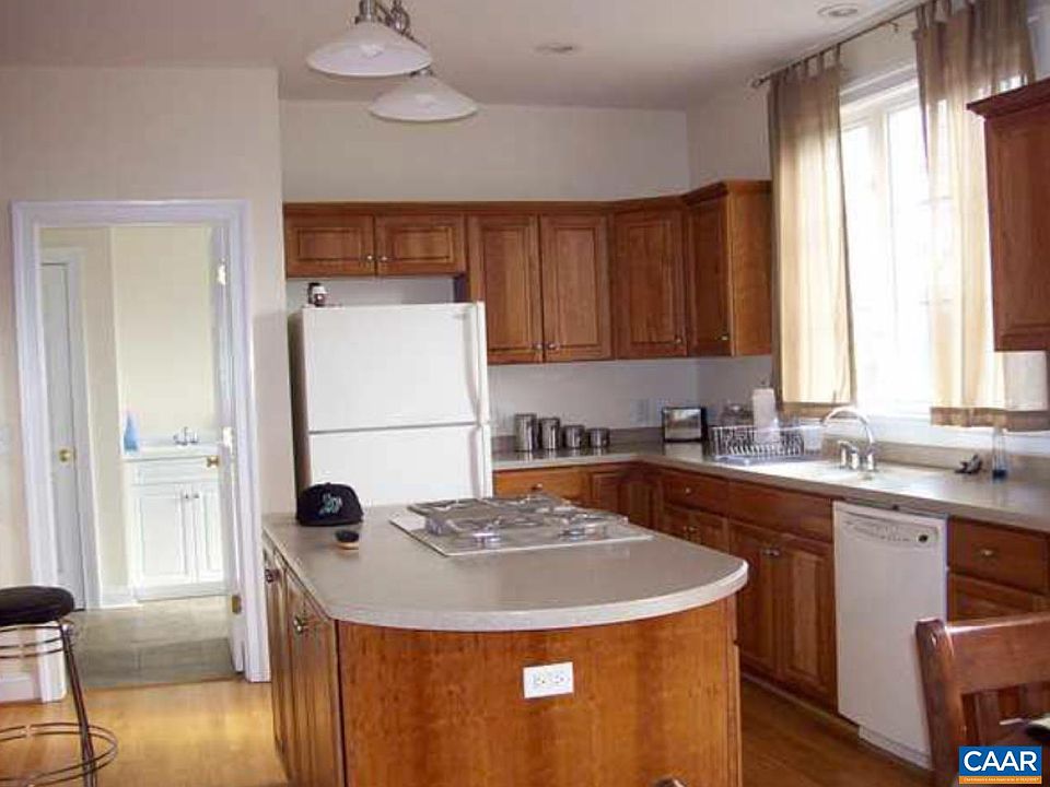 2nd image of 2314 Wakefield Rd