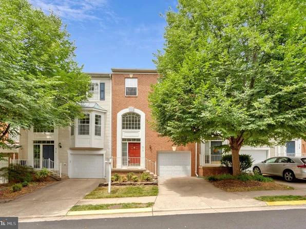 4112 Flower Box Ct, Fairfax, VA 22030