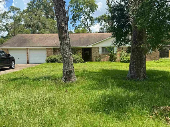 7570 Forest Park Dr, Beaumont, TX 77707