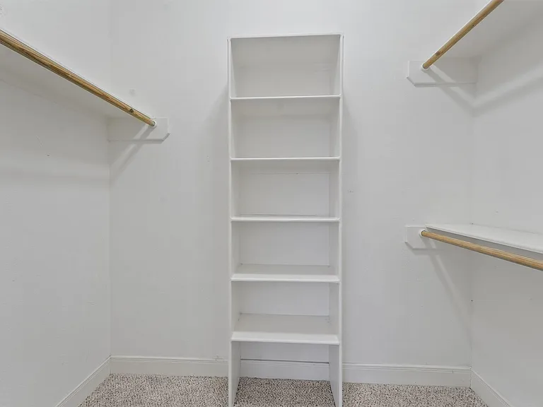 2402 Calumet St #D — Photo 11