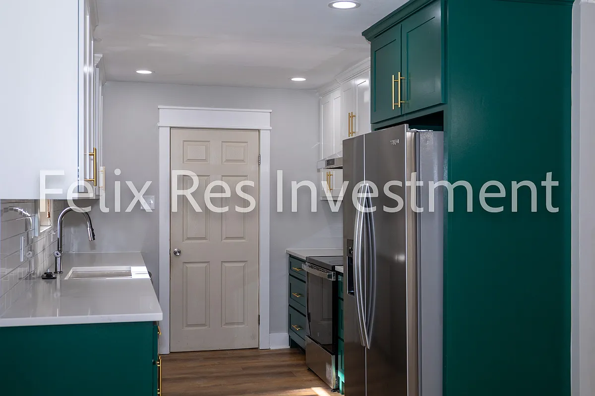 Building Photo - 401 Elmridge Dr