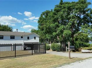 7066 Rucker St, Azle, TX 76020