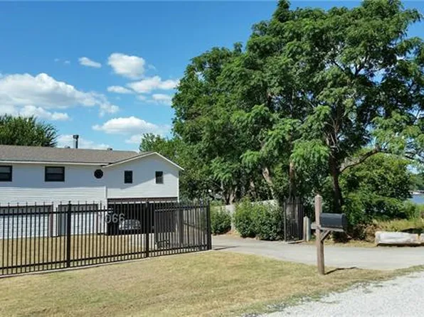 7066 Rucker St, Azle, TX 76020