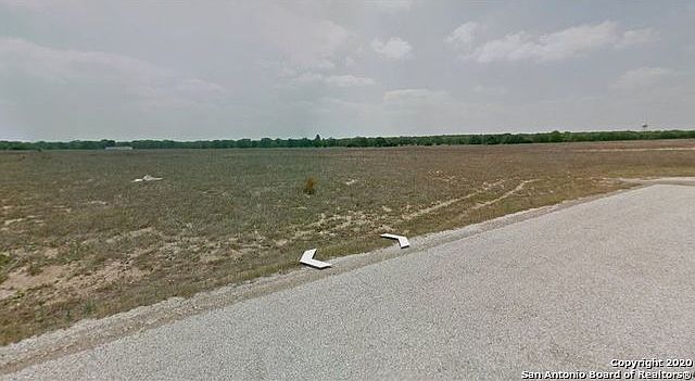 2nd image of 237 Colonial Ln