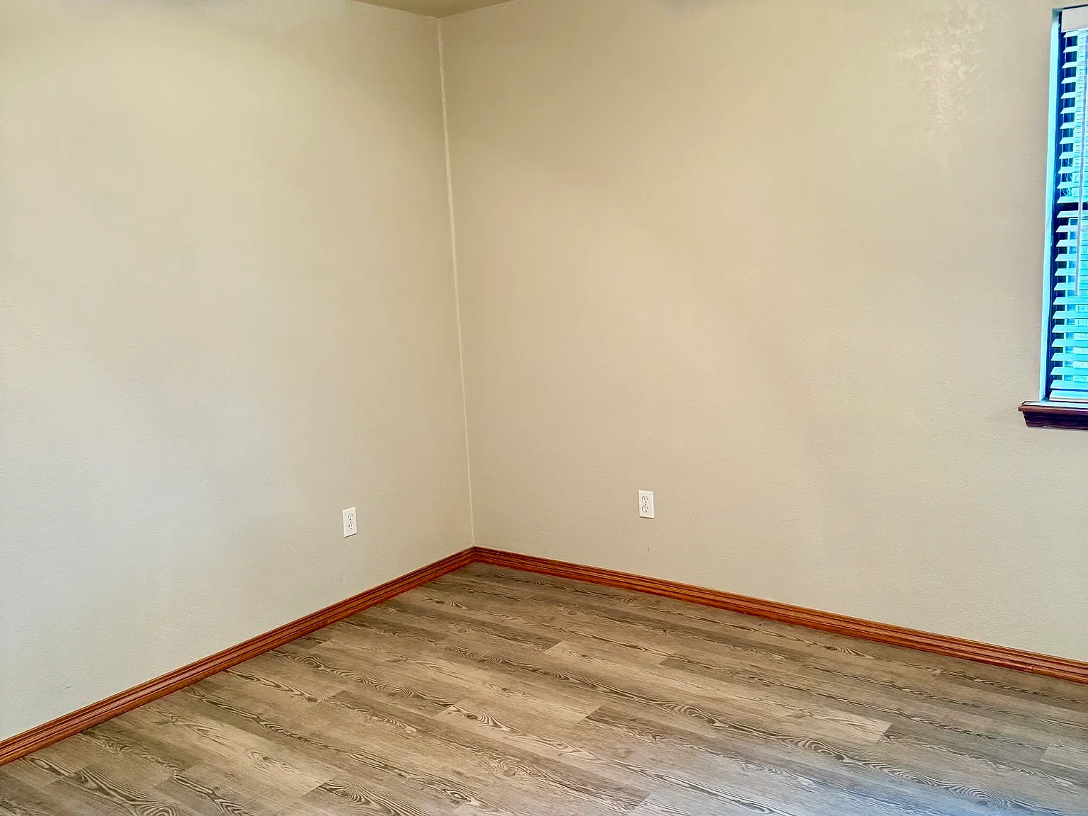 2204 Lakeview Drive - 1 — Photo 3