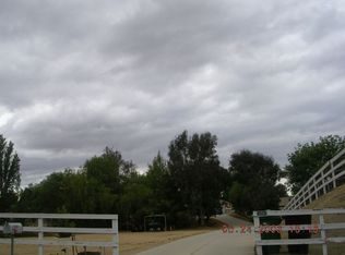 18501 Chickory Dr, Riverside, CA 92504