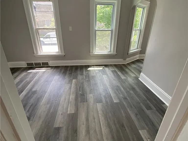 811 Columbus Pkwy — Photo 8