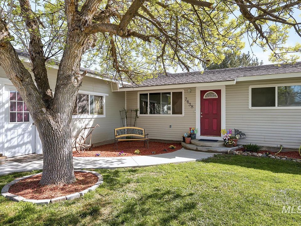 1st image of 2438 Mountain View Dr