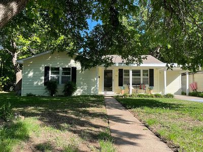 911 N Lamb St, Bowie, TX, 76230