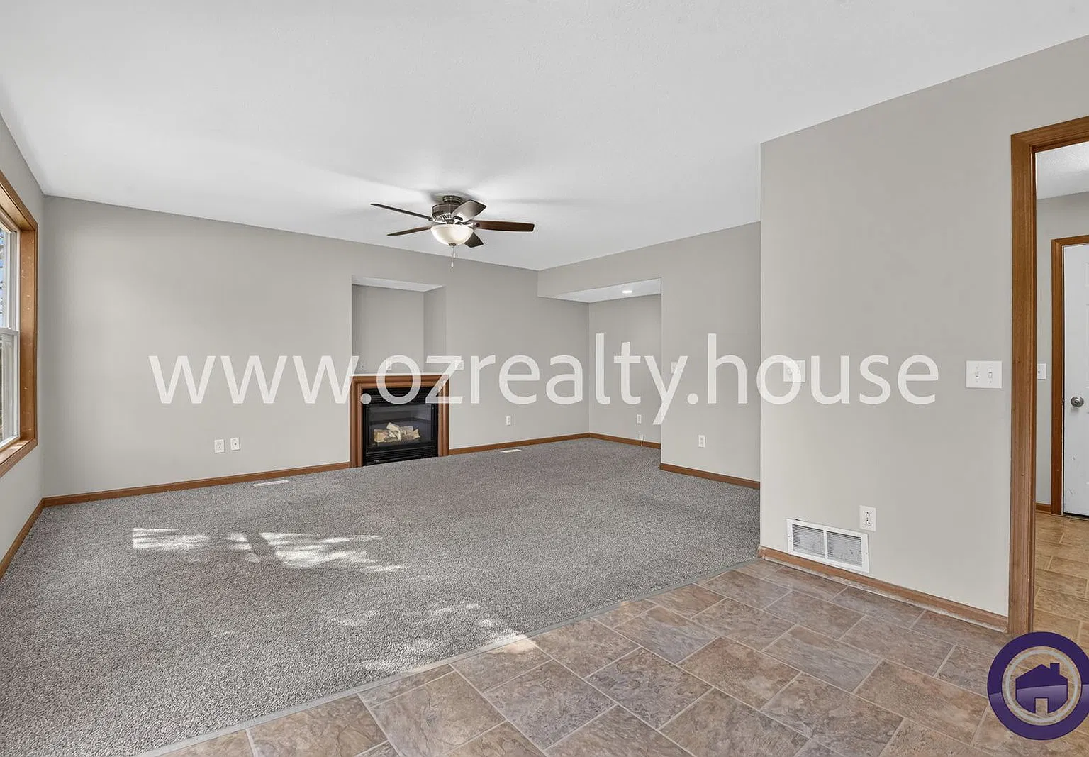 4 bed, 2.5 bath, 2424 sqft, $2,395 — Photo 3