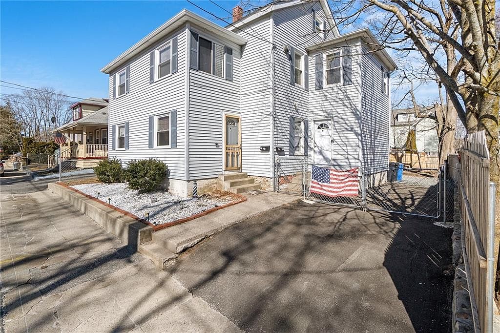 14 16 Highland Ave Cumberland Ri 02864 Mls 1277583 Zillow