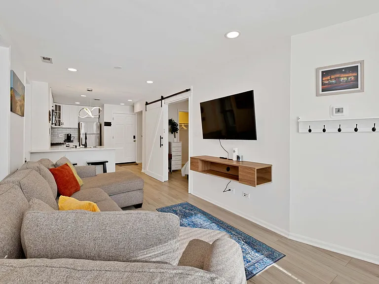2620 W Homer St #1 — Photo 12