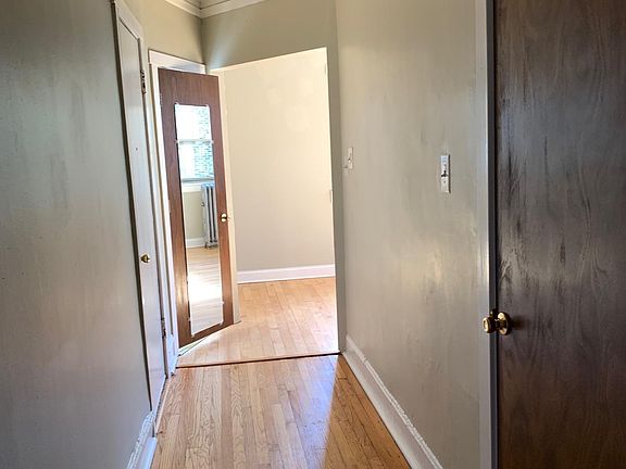 3rd image of 834 W Sunnyside Ave #3W
