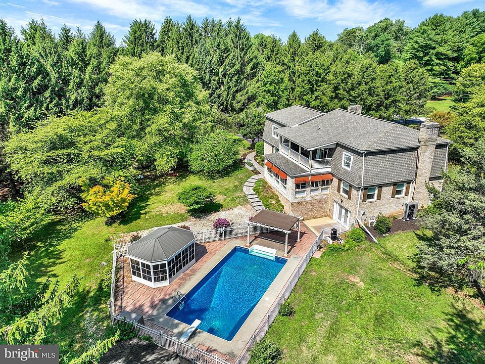 1st image of 70 Kirmis Ct