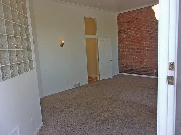 808 8th St #C — Photo 12