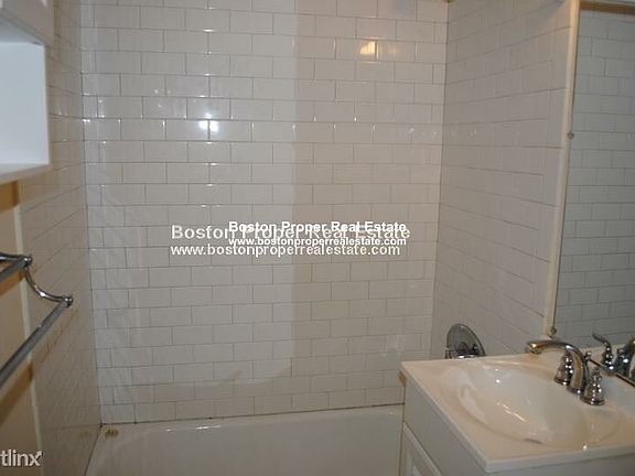 108 myrtle #11 Boston - Beacon Hill Unit Photo 4 (2)