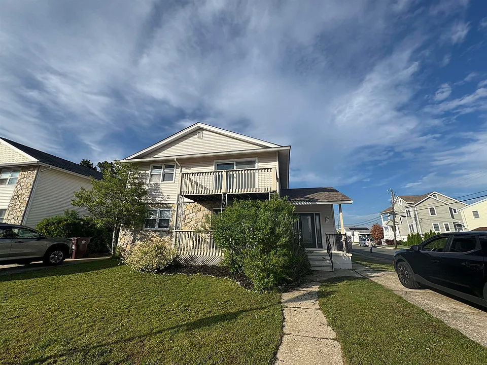 352-354 Hampshire Dr