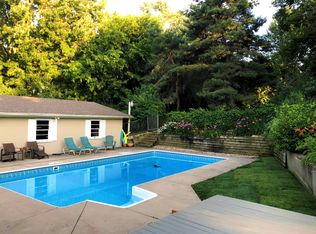 412 Comstock Blvd NE, Grand Rapids, MI 49505