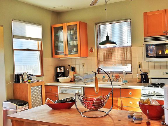 3rd image of 42 Oakdene Ave