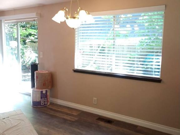 pic of the dining room
