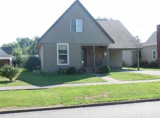 369 9th St NE, Linton, IN 47441