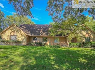 4900 W 97th Ter, Overland Park, KS 66207