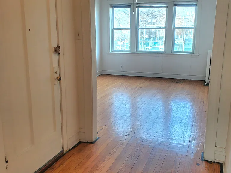 4423 W Irving Park Rd #1F — Photo 4