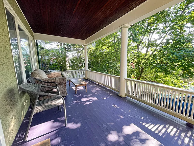 103 Spring Ln — Photo 3