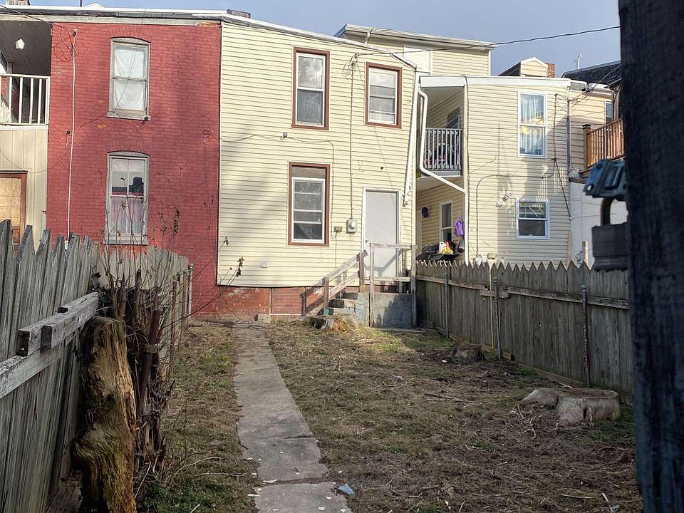 2nd image of 636 S Queen St