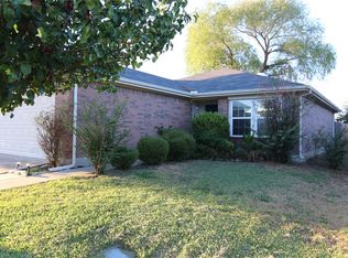 8821 Sagebrush Trl, Aubrey, TX 76227