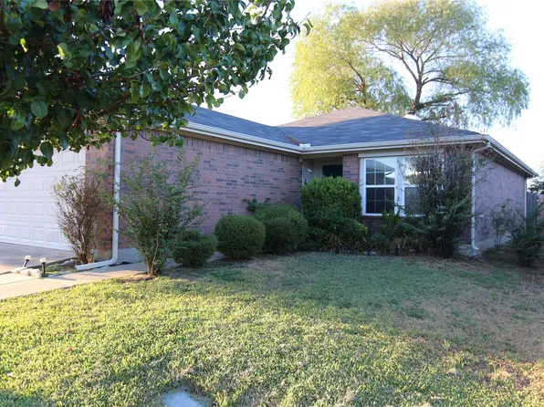 8821 Sagebrush Trl, Aubrey, TX 76227