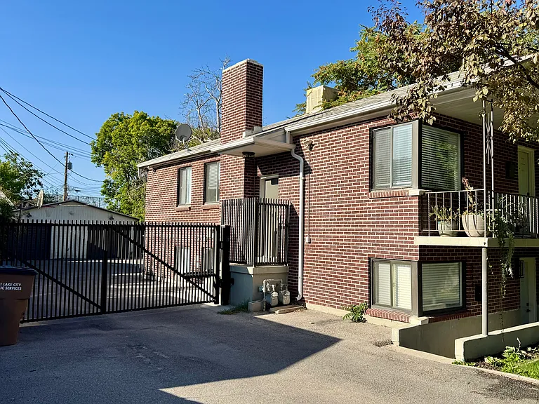 219 W 300 N — Photo 12