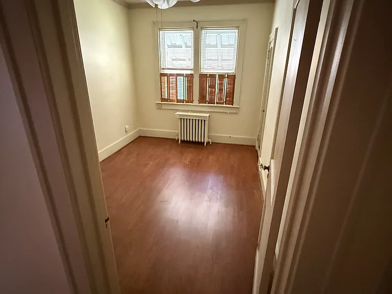 41 E Sunbury St — Photo 12