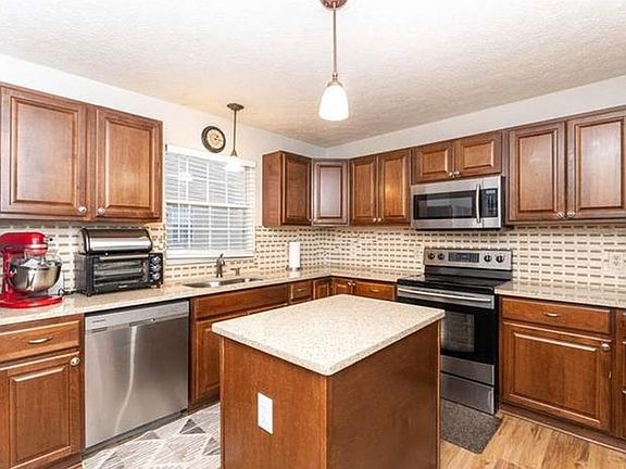 4th image of 6110 King Lear Ct