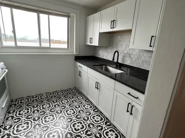 33325 Grand River Ave #2, Farmington, MI 48336