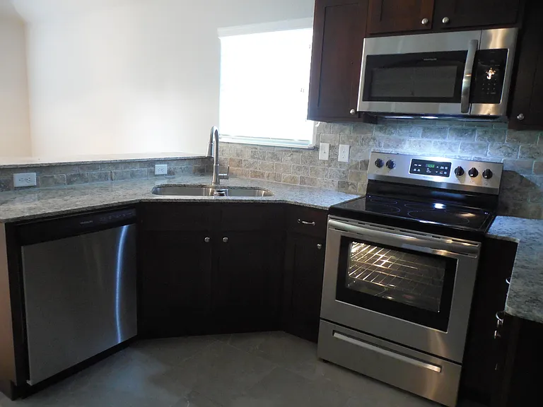 1111 Gardenia St — Photo 15