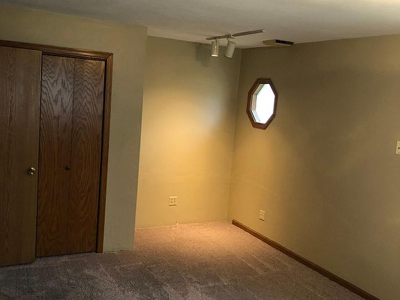5th image of 826 Alpine Dr