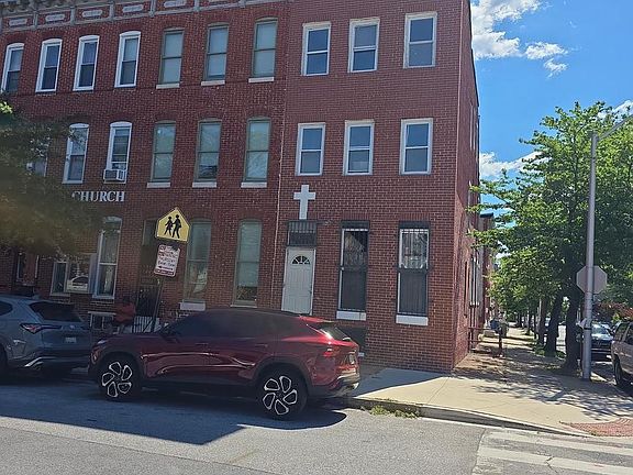 2nd image of 1501 N Eden St