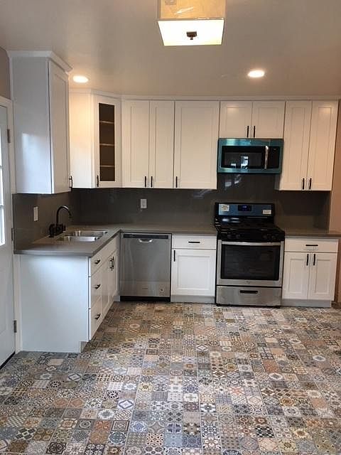 1st image of 365 Victoria St APT D