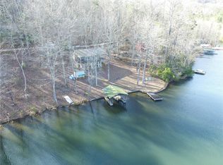 323 Lake Cheohee Rd, Tamassee, SC 29686