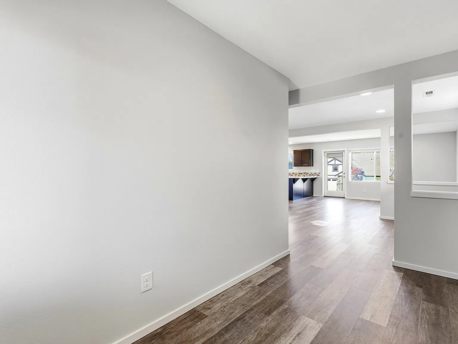 4 bed, 2.5 bath, 1992 sqft, $2,895 — Photo 2