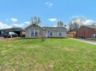3121 Pine Trace Ct, Louisville, KY 40272