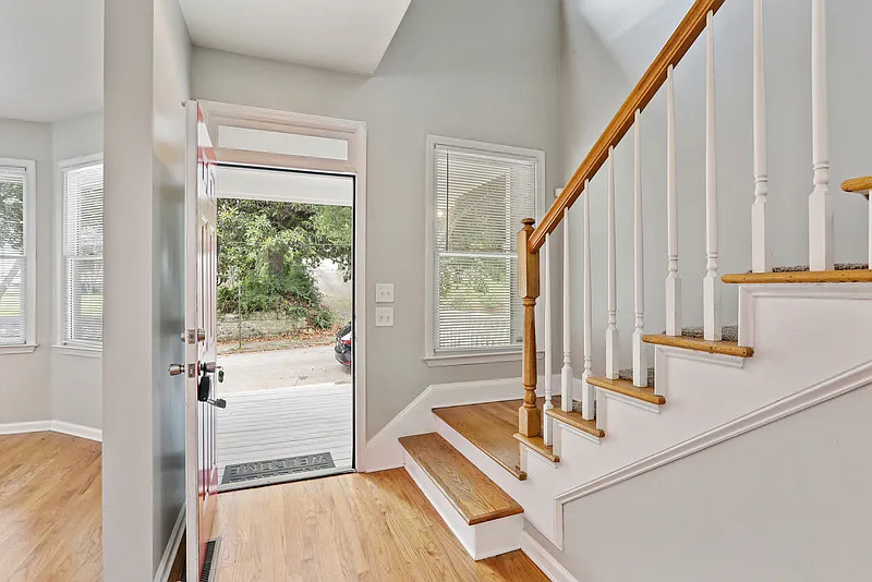 3 bed, 2.5 bath, 2080 sqft, $3,000 — Photo 4