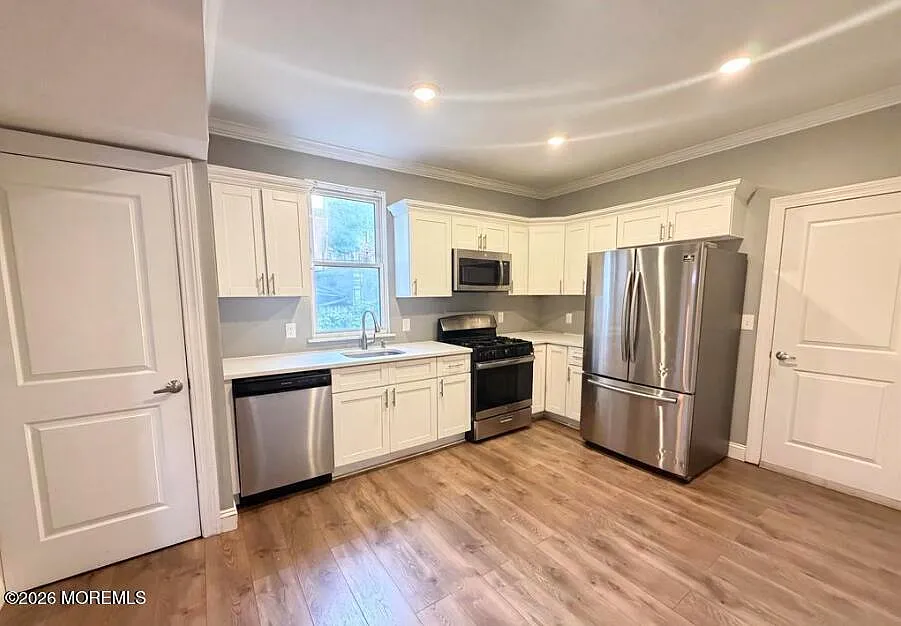 3 bed, 1.5 bath, 1854 sqft, $1,390 — Photo 2