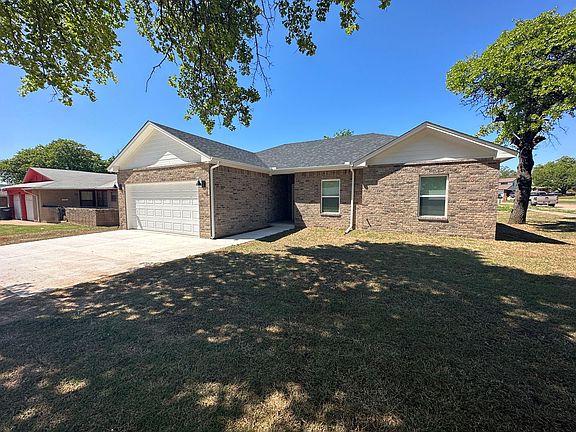 2nd image of 3513 Hillside Dr