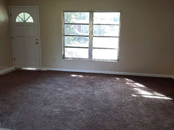 2nd image of 427 SE Waldron Ter