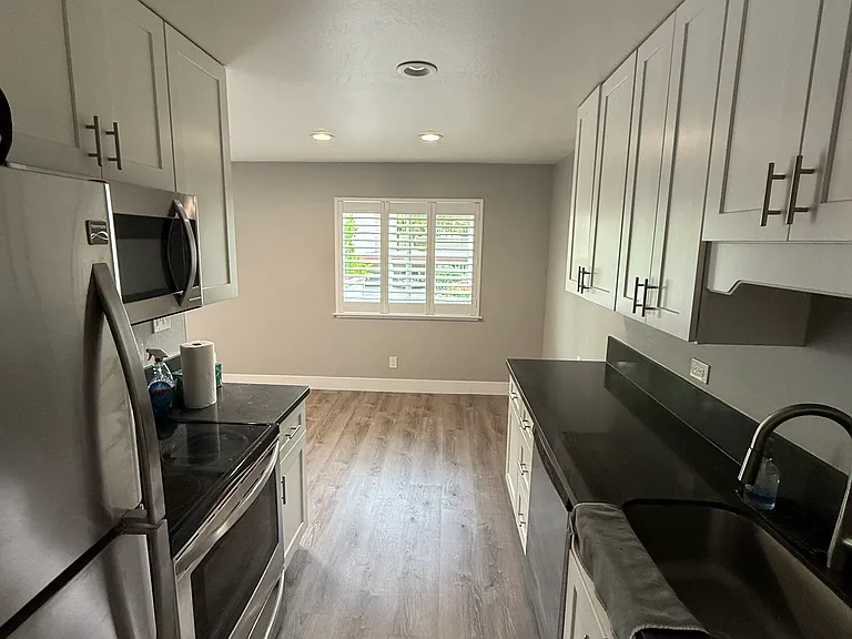 2180 Geary Rd #24 — Photo 6